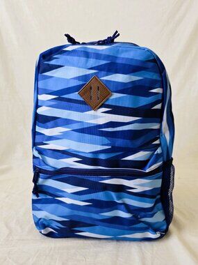 NWOT! Lightweight Backpack with Blue Wave Stripe Pattern and Bottle Pockets